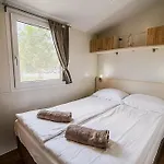 View Mobile Homes With Thermal Riviera Tickets In Terme Catez チャテジ・オプ・サヴィ