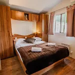 View Mobile Homes With Thermal Riviera Tickets In Terme Catez アパート チャテジ・オプ・サヴィ