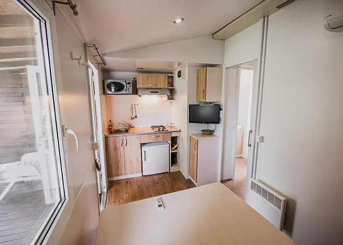 View Mobile Homes With Thermal Riviera Tickets In Terme Catez チャテジ・オプ・サヴィ