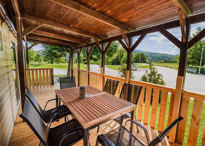 アパート View Mobile Homes With Thermal Riviera Tickets In Terme Catez チャテジ・オプ・サヴィ